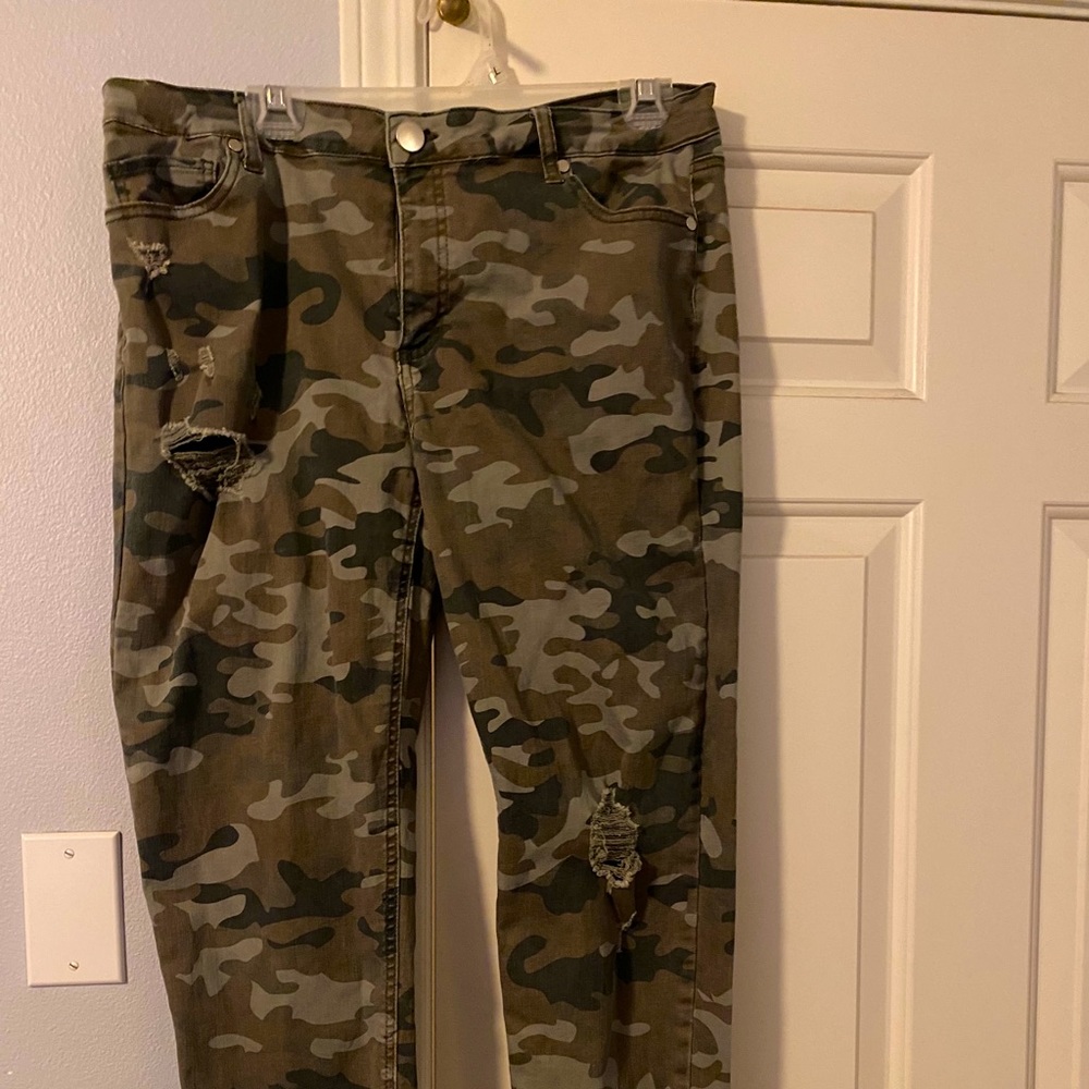 Fire Los Angeles camo distressed pants